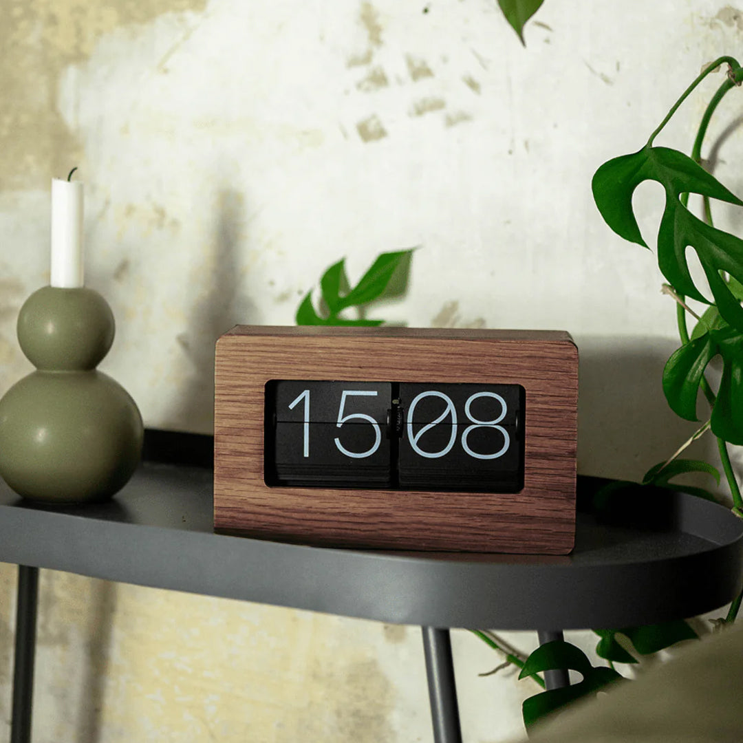 Elias | Handgefertigte Holz Flip-Uhr
