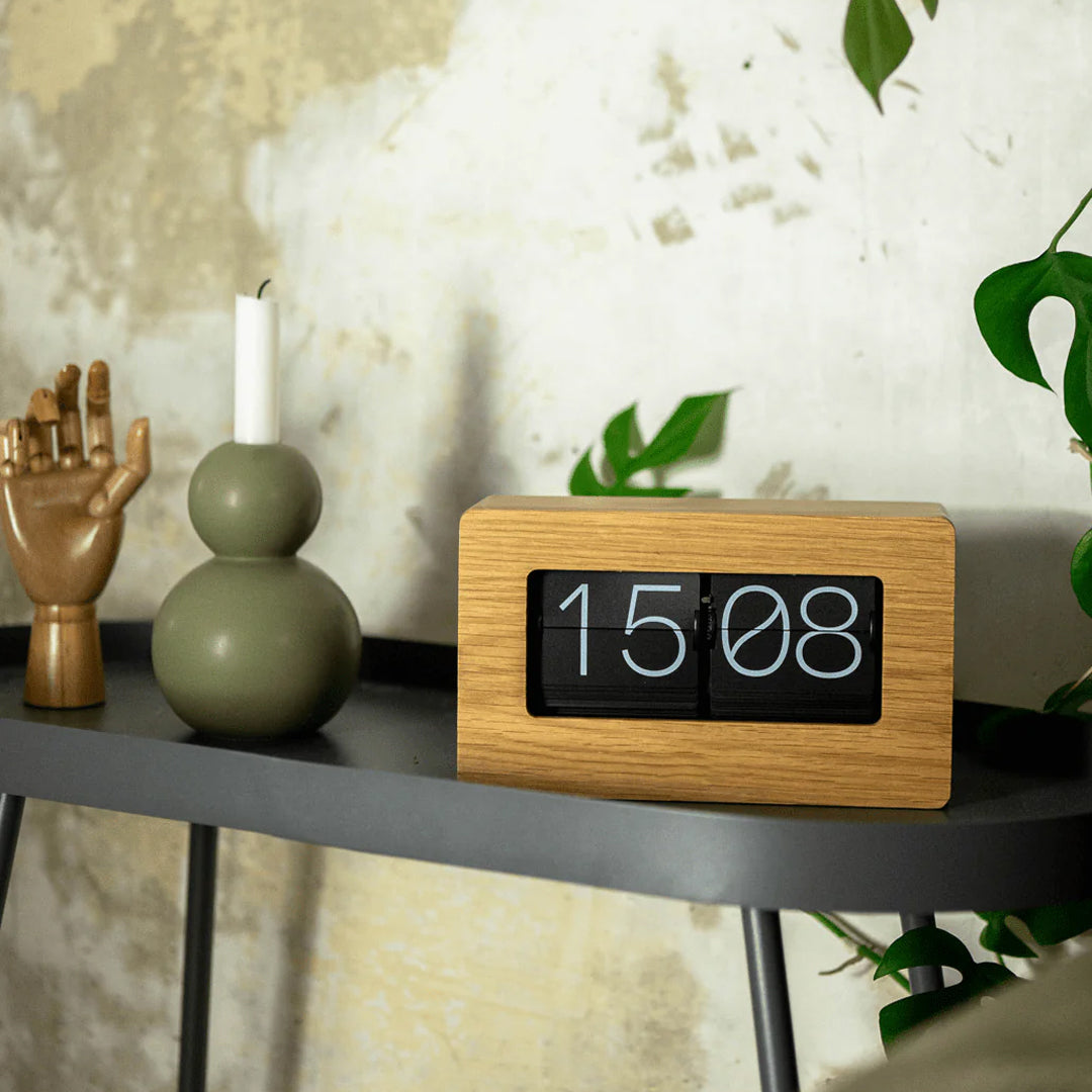 Elias | Handgefertigte Holz Flip-Uhr