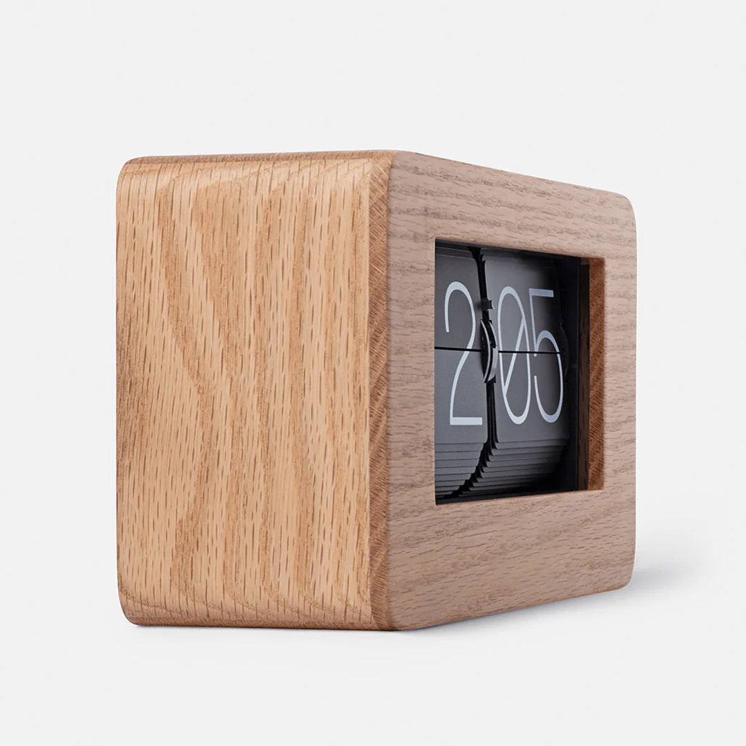 Elias | Handgefertigte Holz Flip-Uhr