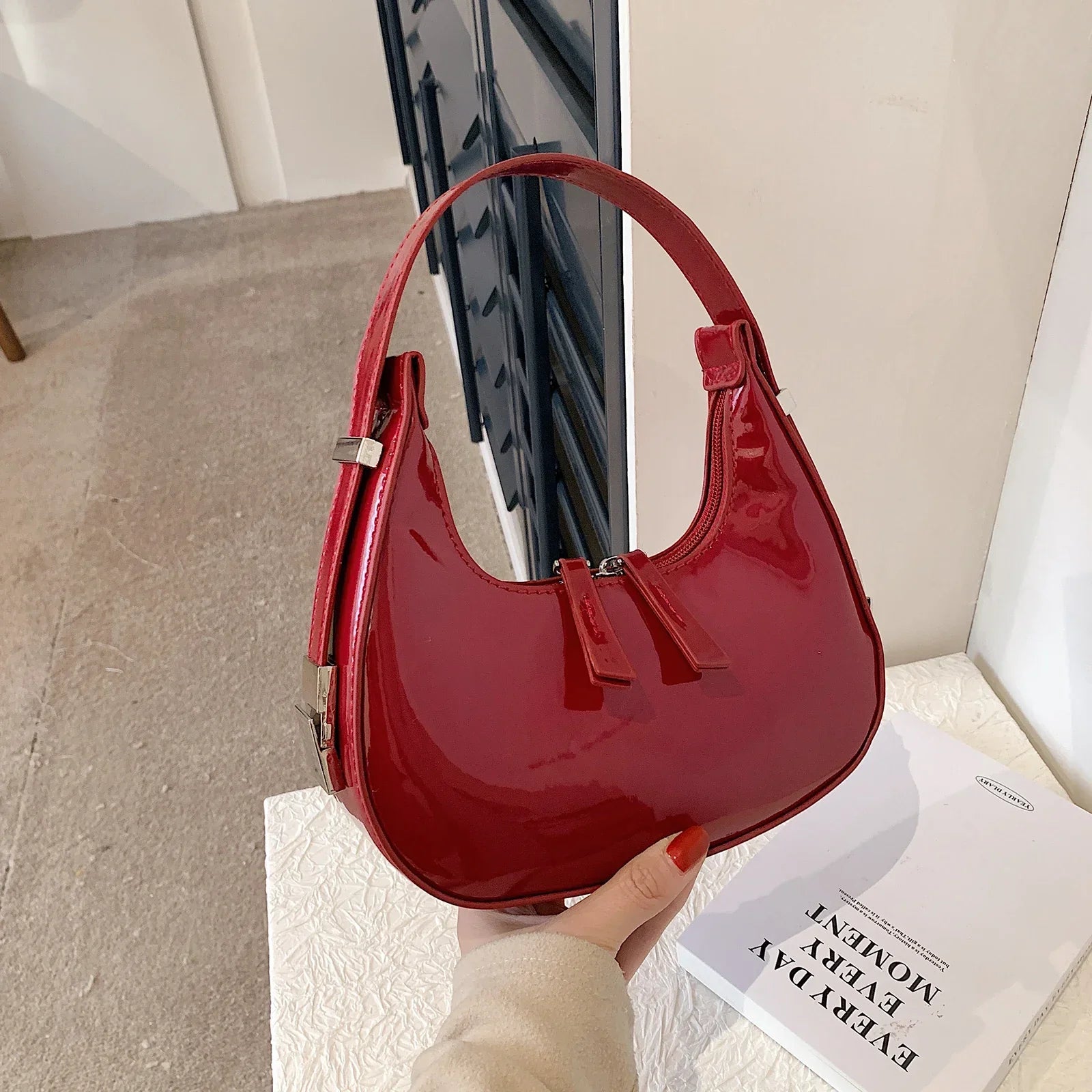 Clara Elegante Halbtaschenstasche