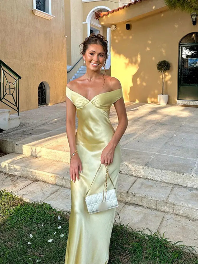 Chelsea - Elegantes Satin-Ausschnitt-Kleid