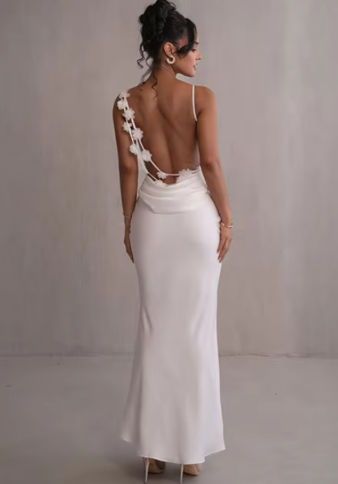 Marga | Modisches florales Kleid mit drapiertem Rückenausschnitt