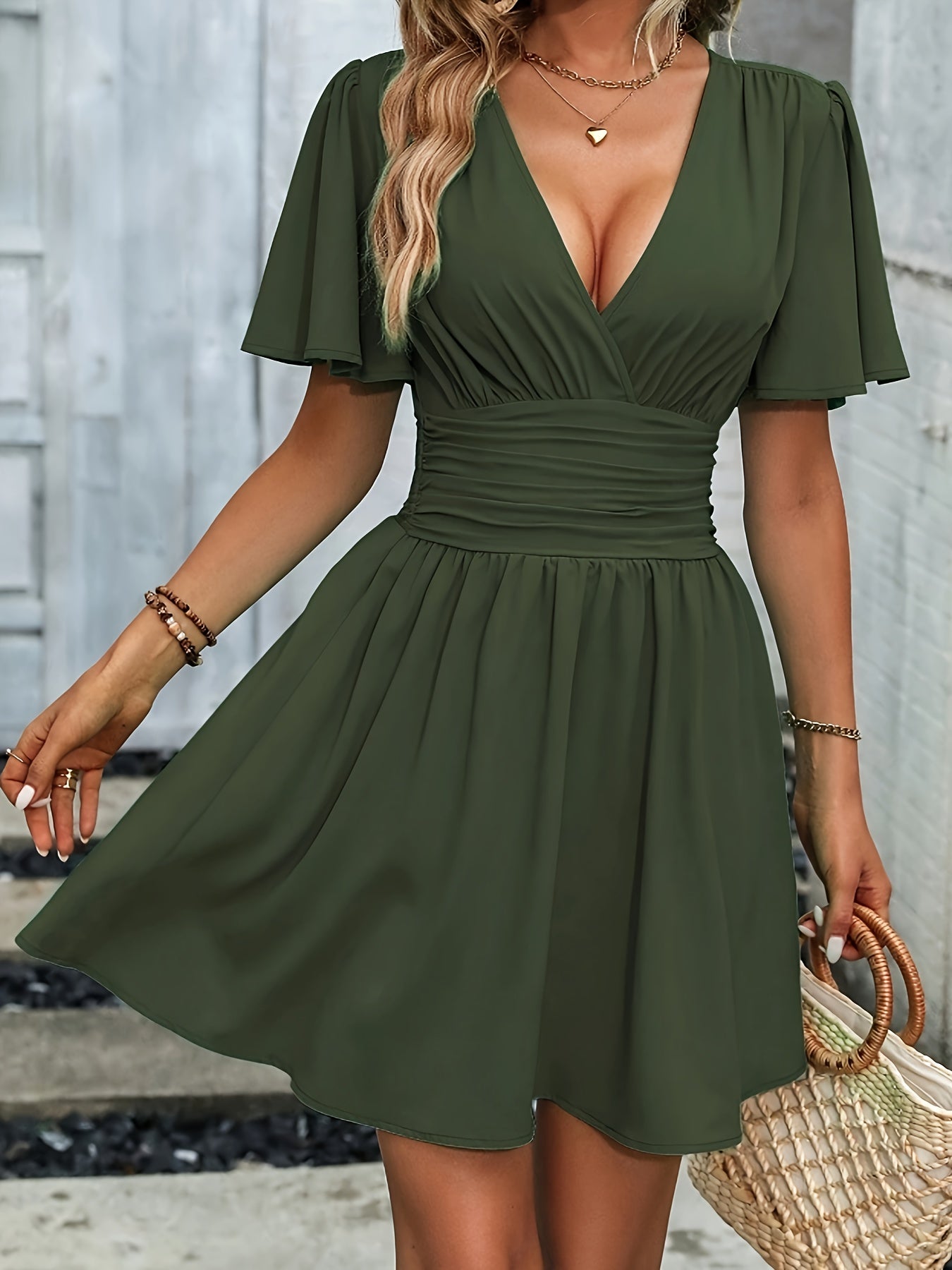 Winslet | Kleid mit gerafftem Tailleneinsatz und V-Ausschnitt