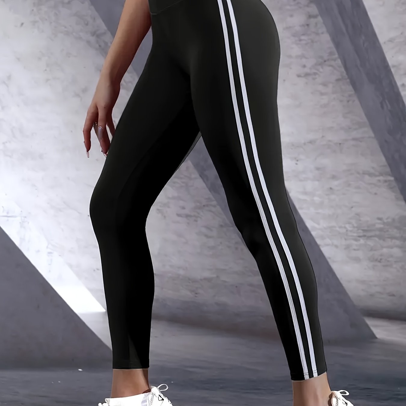 Hannah | Slim-Fit Hochtaillierte Yoga-Hose mit Sportlichem Seitenstreifen